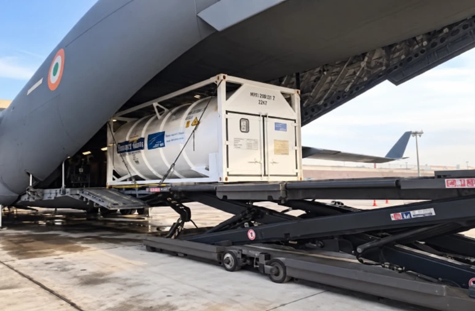 ISO tank moved into the aircraft