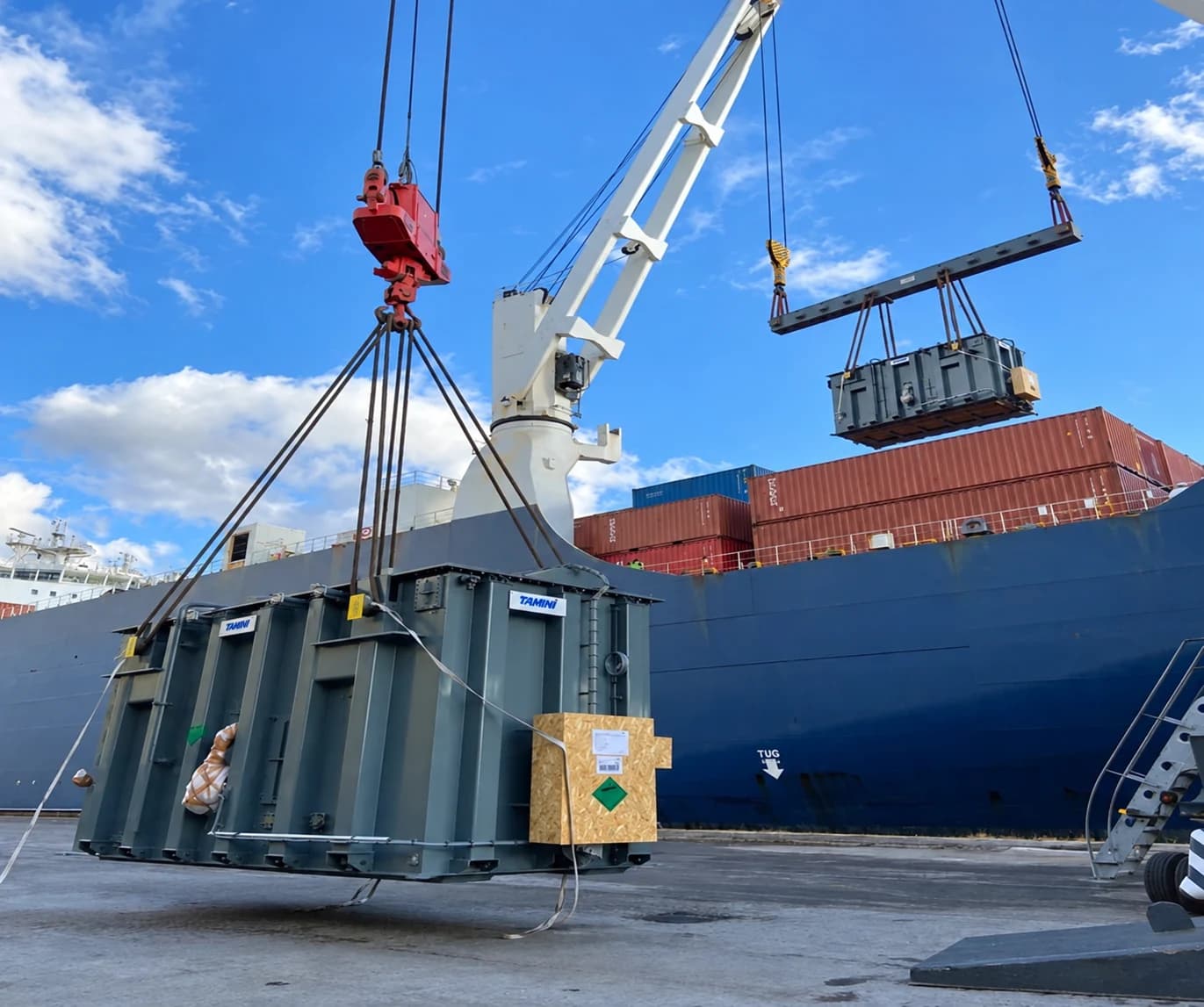Transformer handling beside the vessel