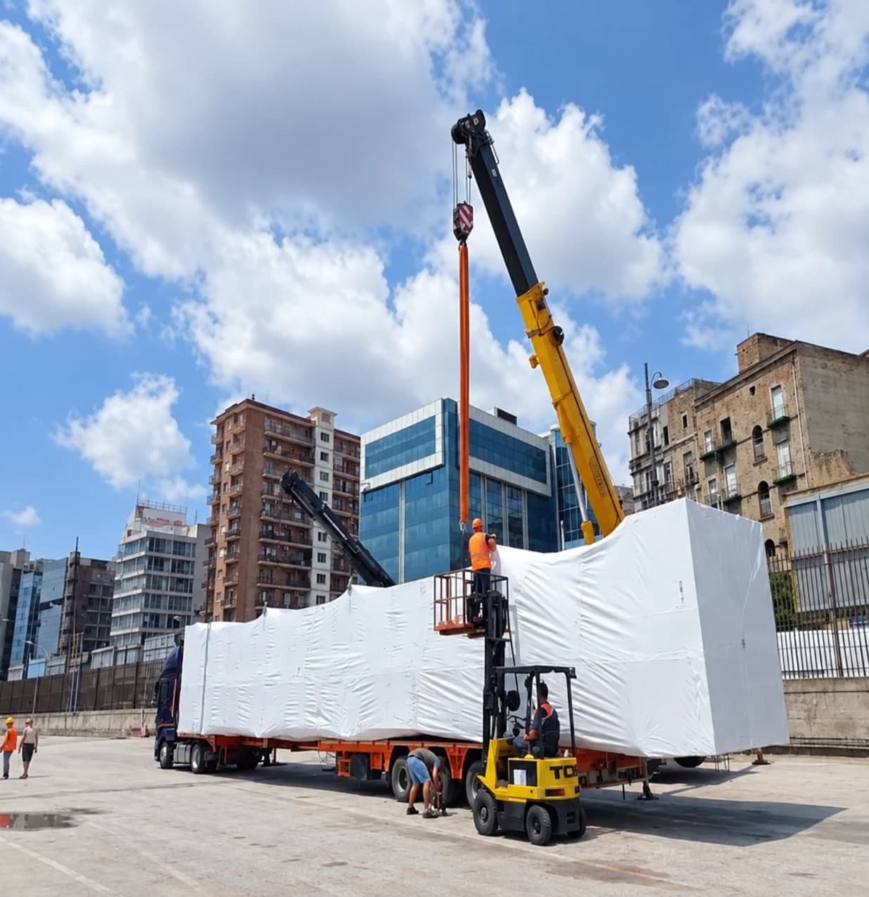 Lifting operation at the yard